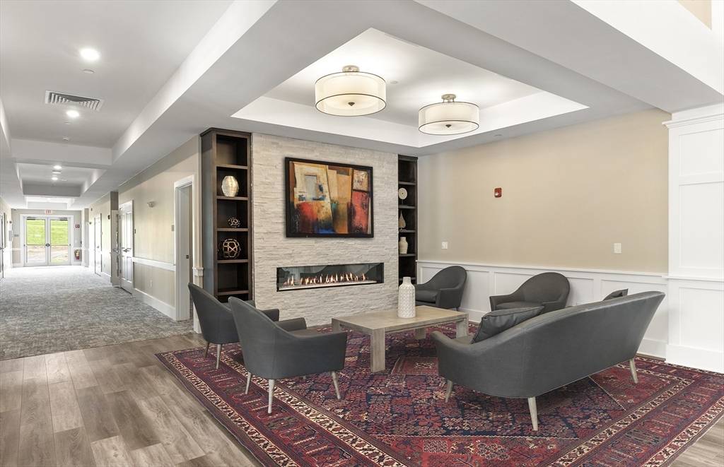 Westborough, MA 01581,1302 Codman Way #302