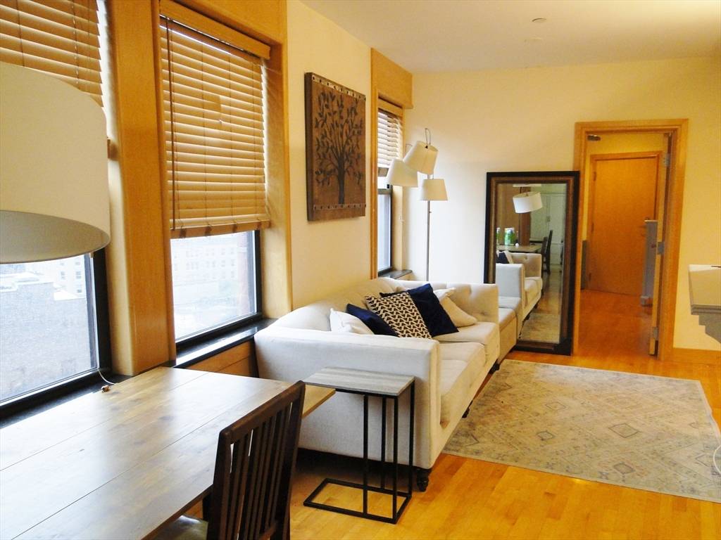 Boston, MA 02111,42 Beach Street #10D