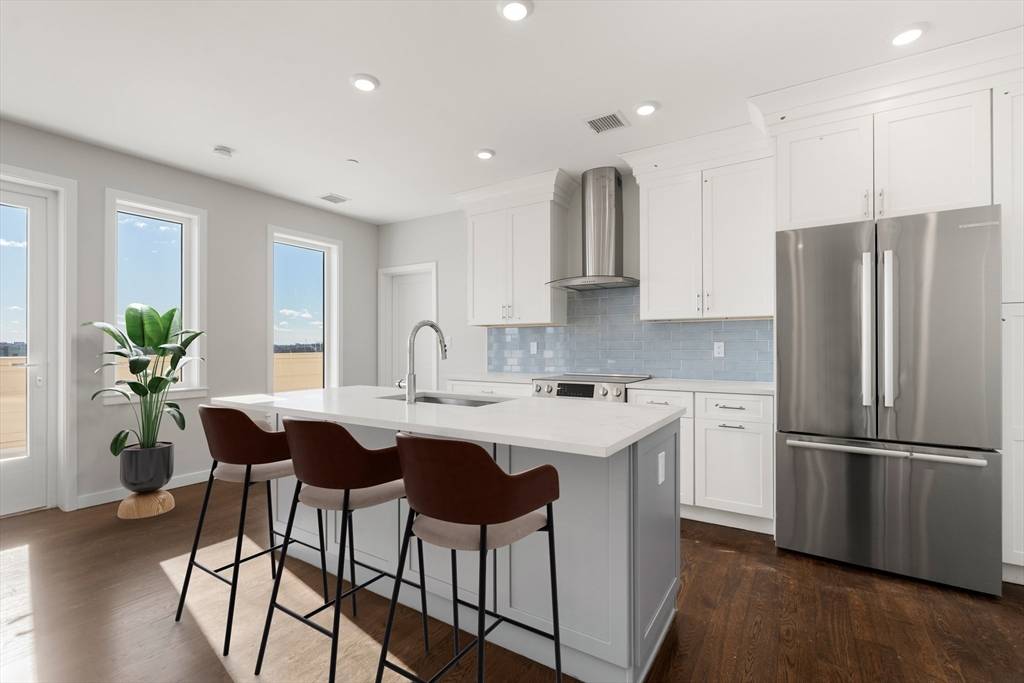 Boston, MA 02127,267 Old Colony #507