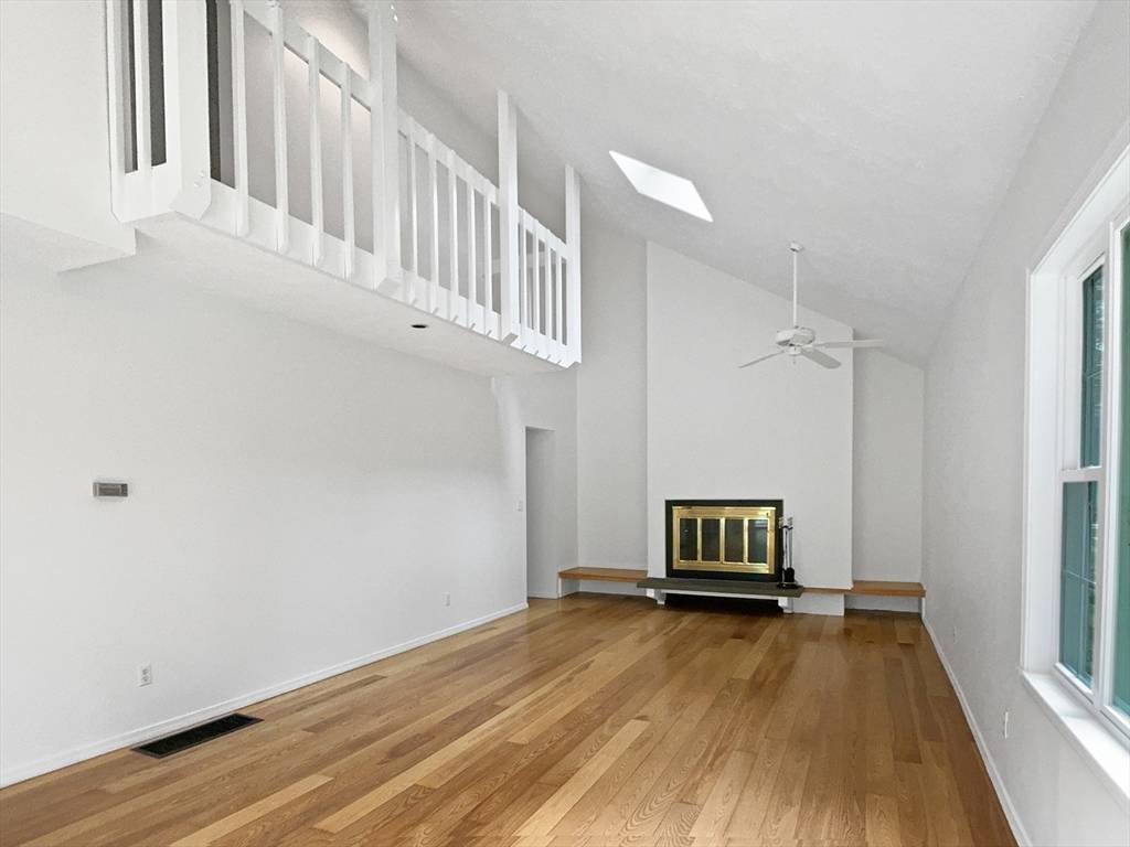 Boxborough, MA 01719,54 Macintosh Ln #54