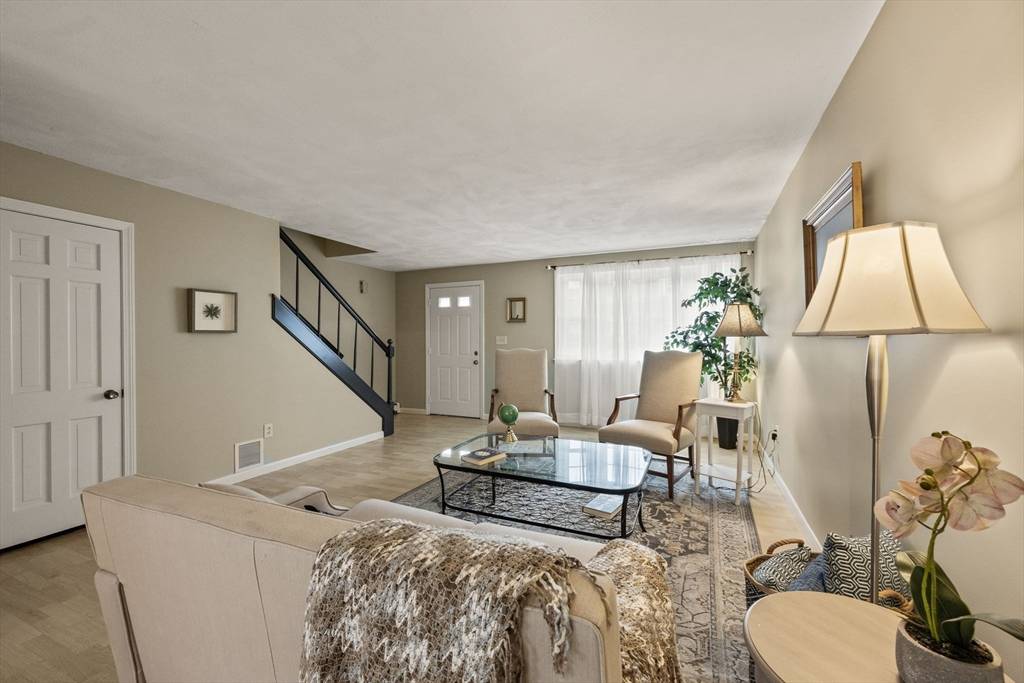 8 Louisburg Sq #8 Barnstable, MA 02632