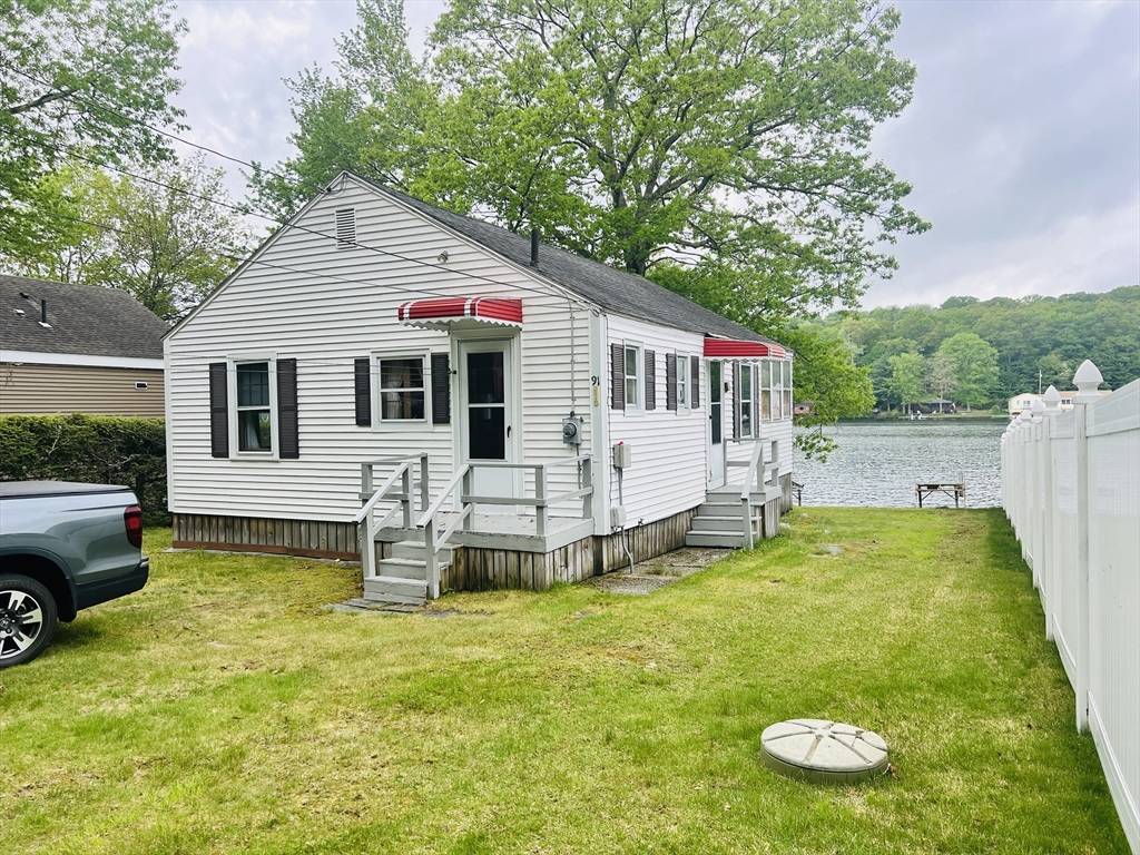 Sturbridge, MA 01566,91 Shore Rd