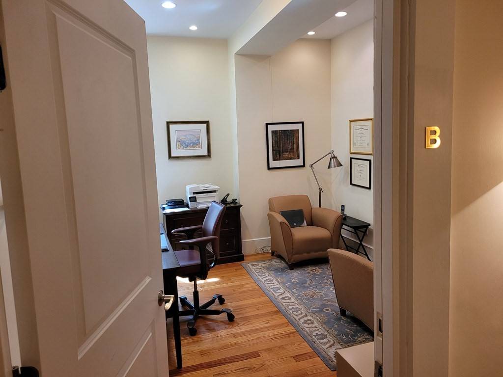 Brookline, MA 02446,1577 Beacon #Unit B