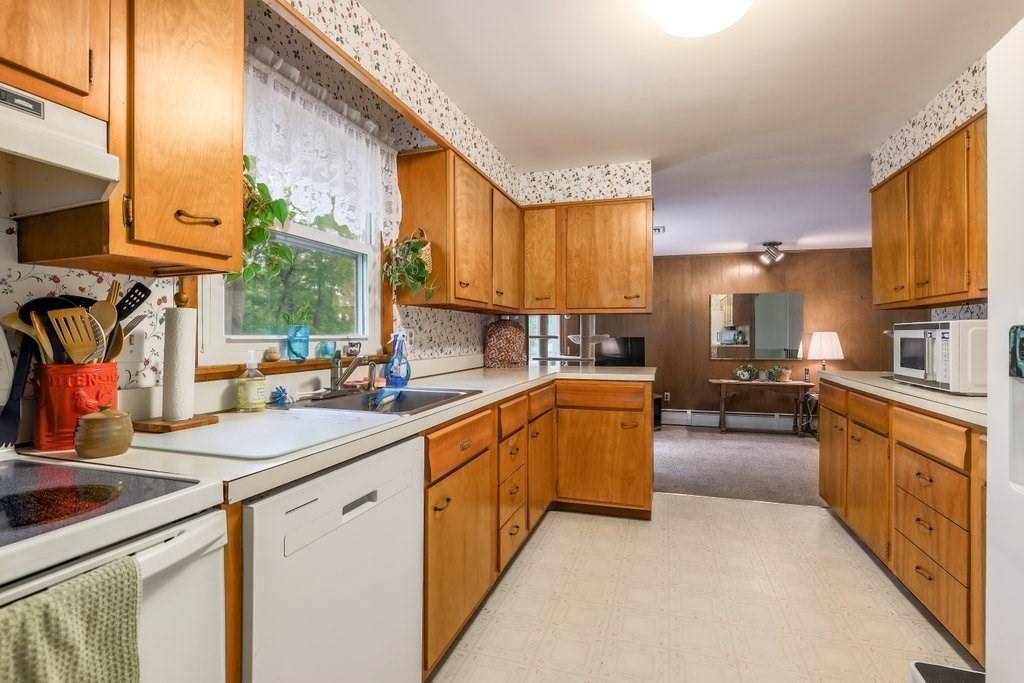 Holden, MA 01520,45 Surrey Ln