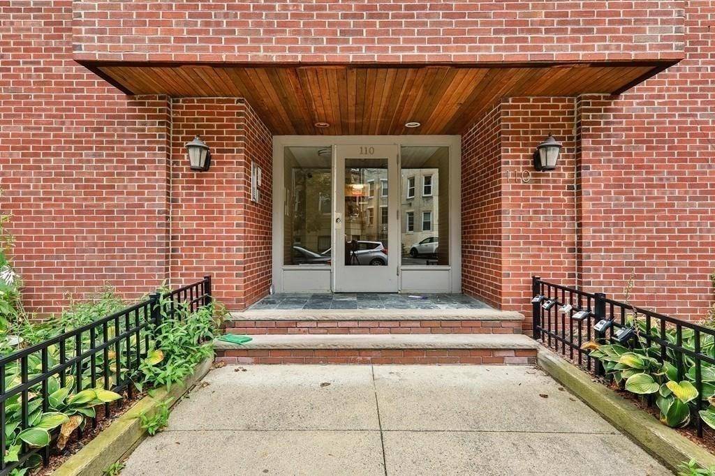 Boston, MA 02135,110 Strathmore Road #402