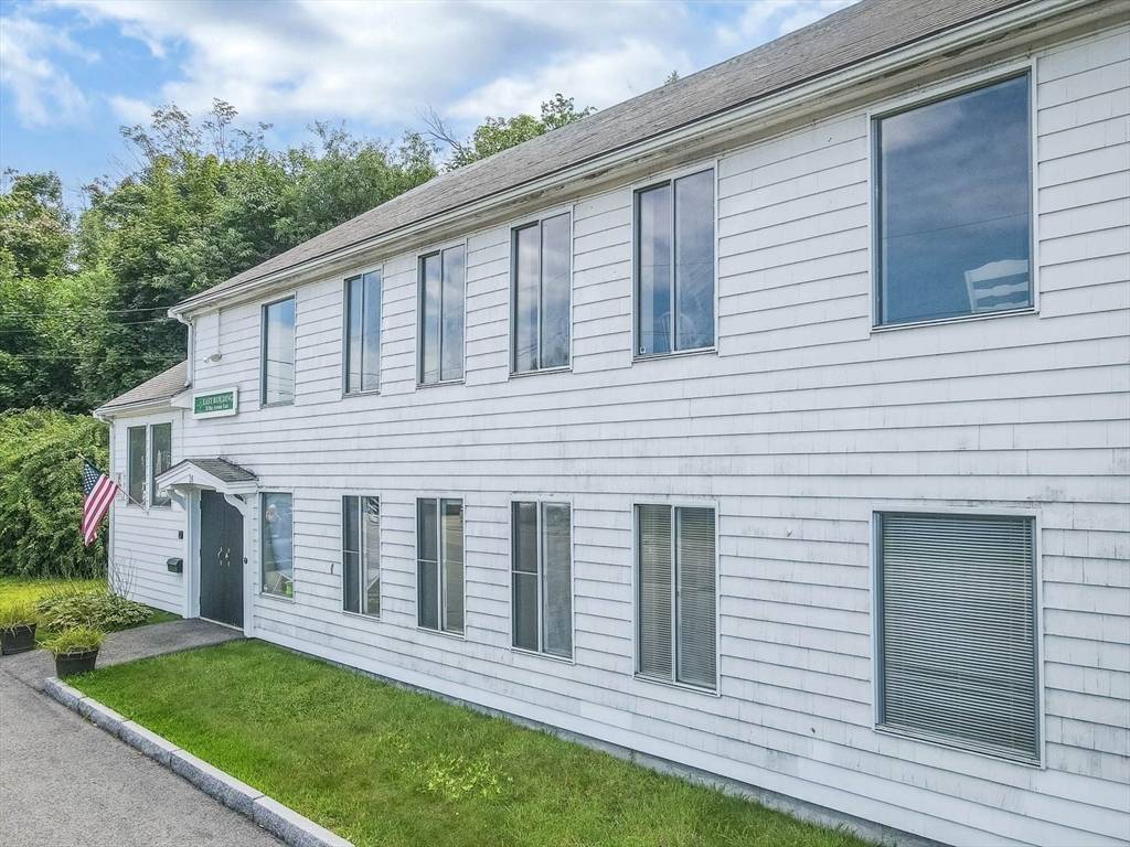 Hull, MA 02045,28 Bay Avenue East