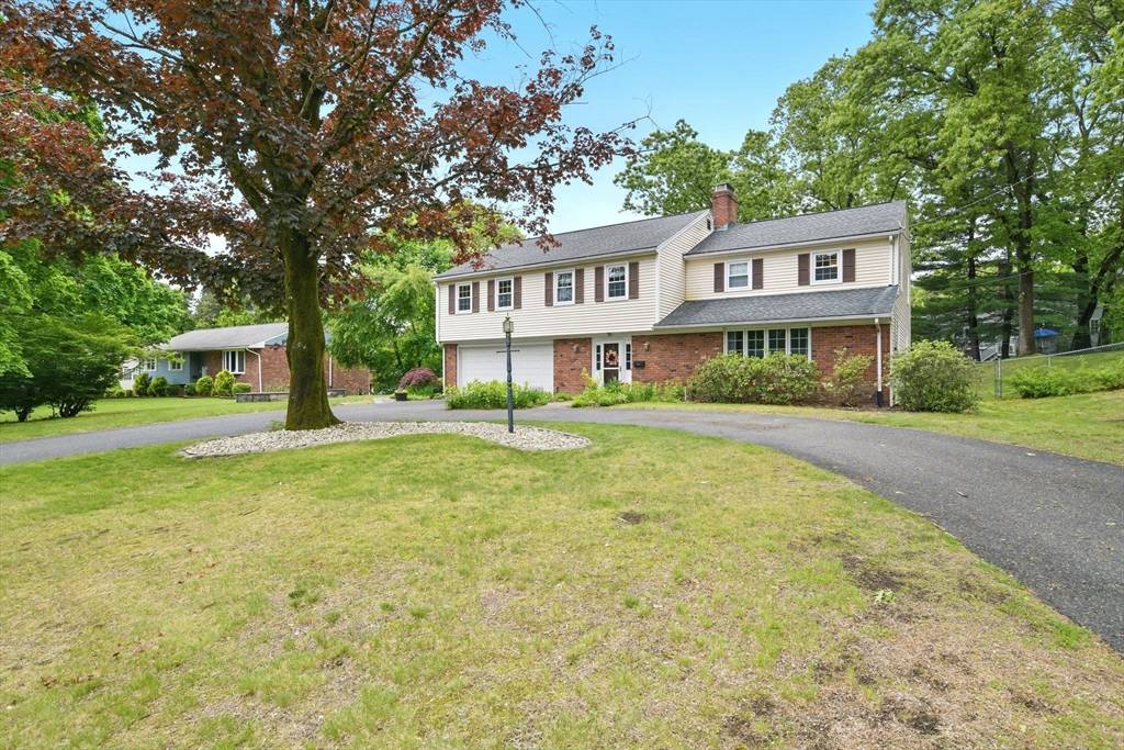 Longmeadow, MA 01106,88 Redfern Dr