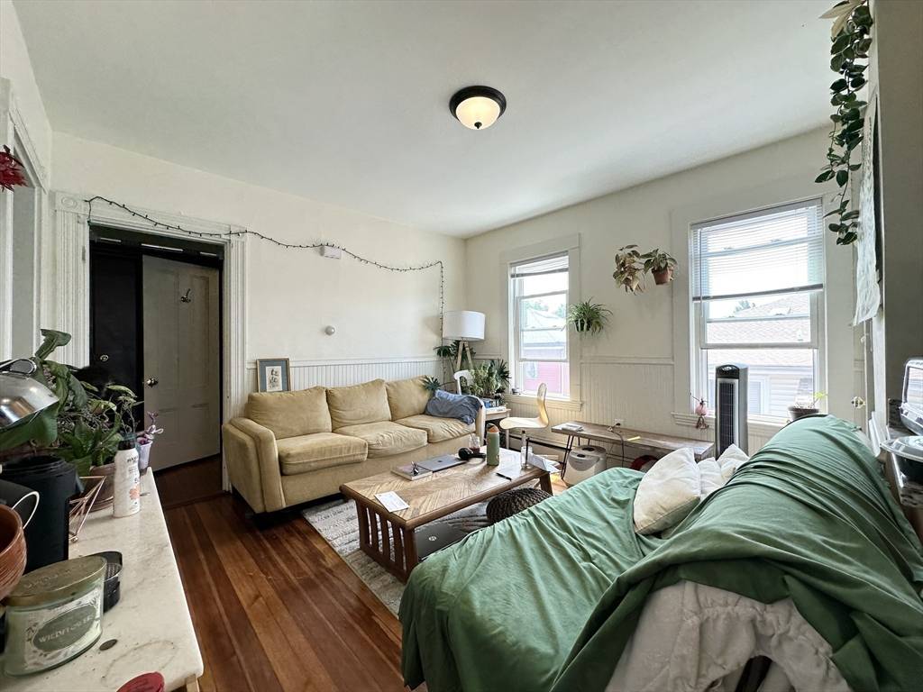 Cambridge, MA 02141,146 Webster Avenue #3