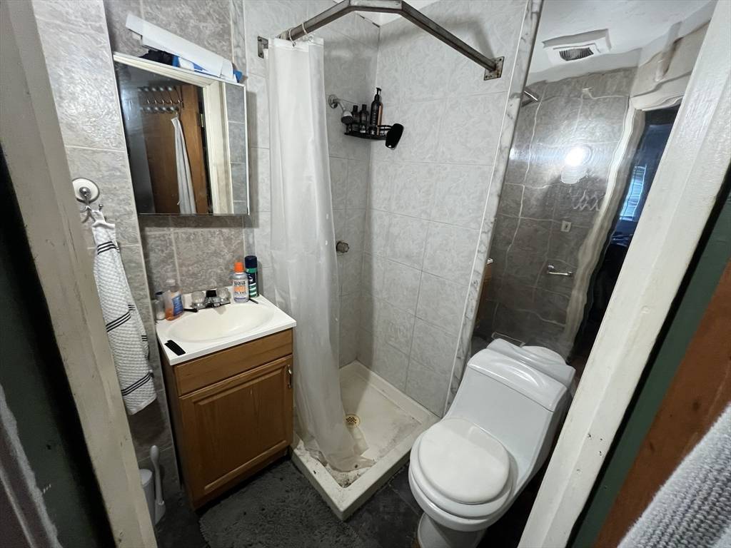 Medford, MA 02155,19 Forest St #1A