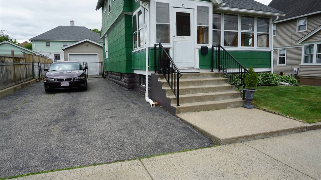 Ludlow, MA 01056,32 Bristol St.