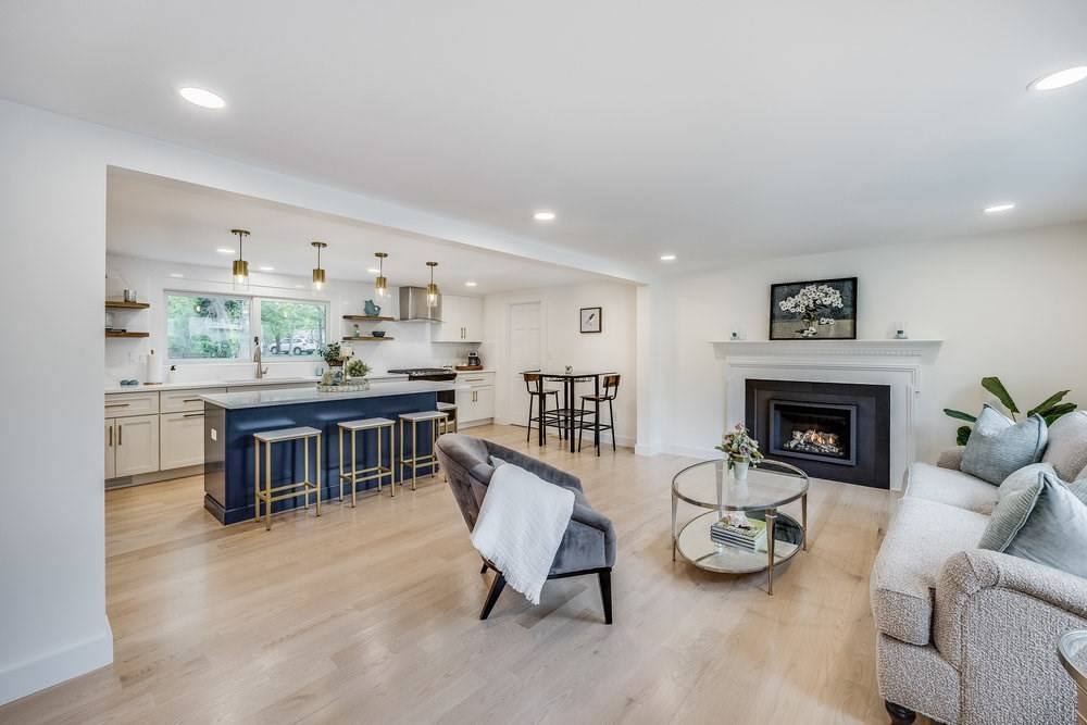 Harwich, MA 02645,7 Sandy Ln