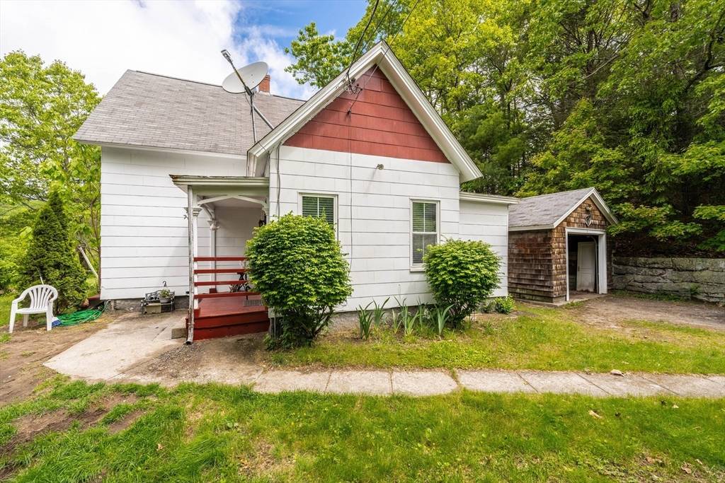 Monson, MA 01057,6 Oak St