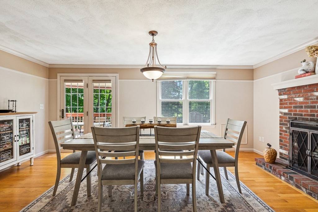 Norton, MA 02766,2 Strawstone Ln