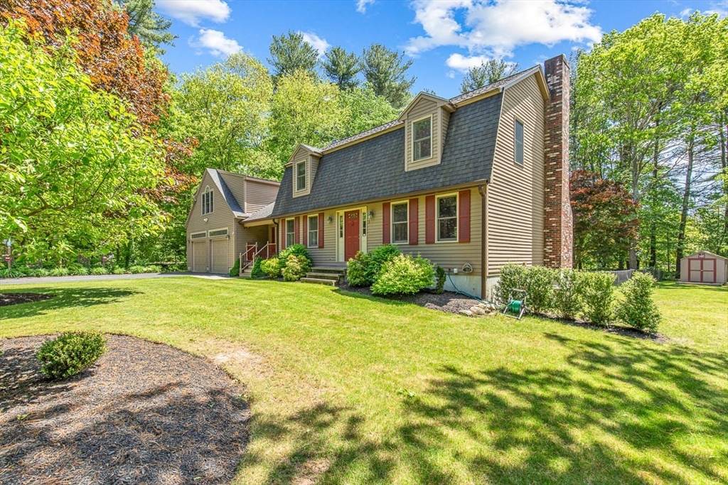 Norton, MA 02766,2 Strawstone Ln
