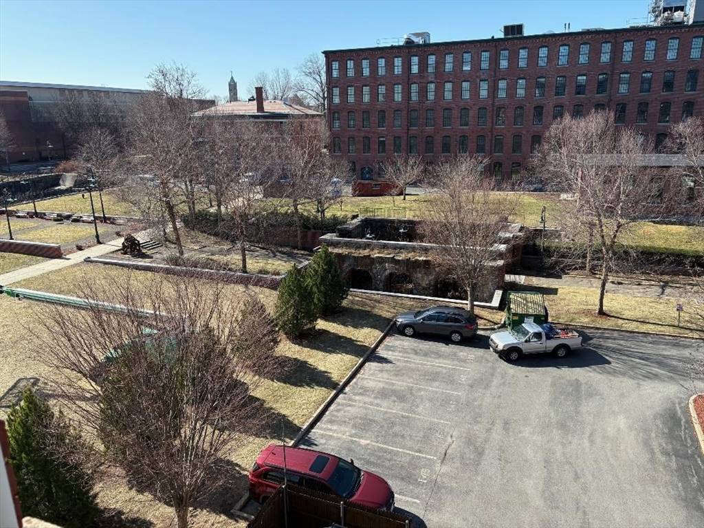 Lowell, MA 01854,52 Lawrence Dr. #M415