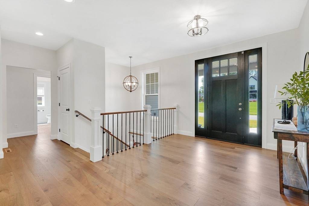 2 Turning Leaf Rd Ludlow, MA 01056