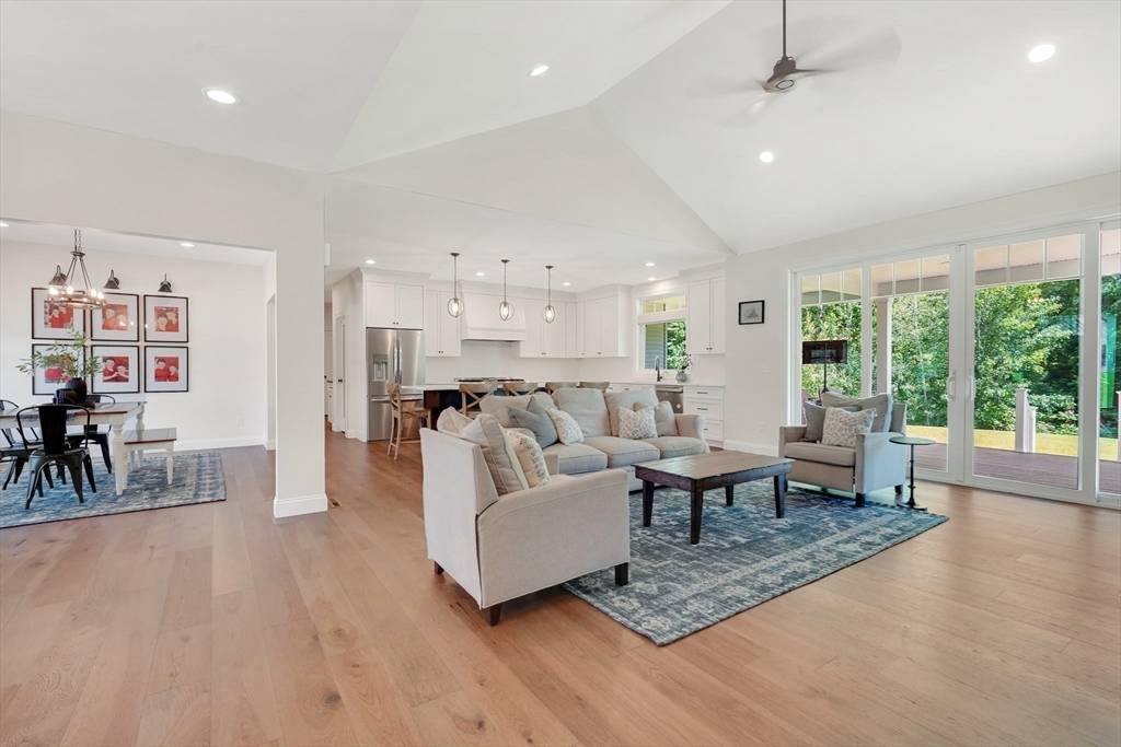 2 Turning Leaf Rd Ludlow, MA 01056