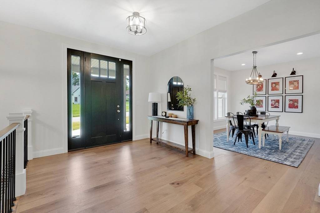 2 Turning Leaf Rd Ludlow, MA 01056