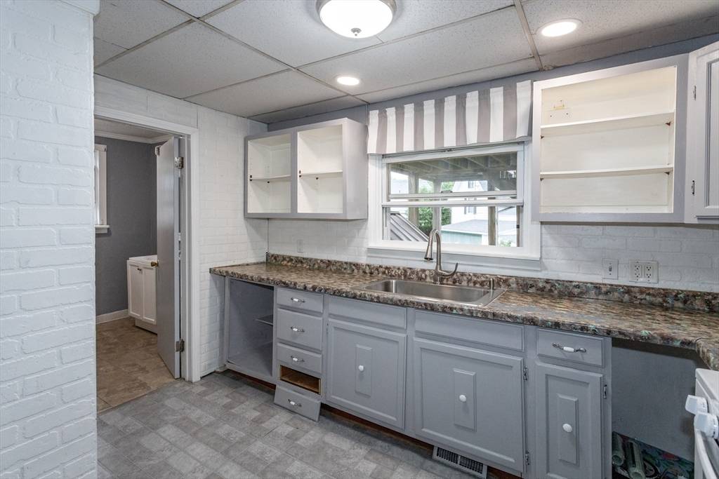 Westfield, MA 01085,25 Bates St. #1