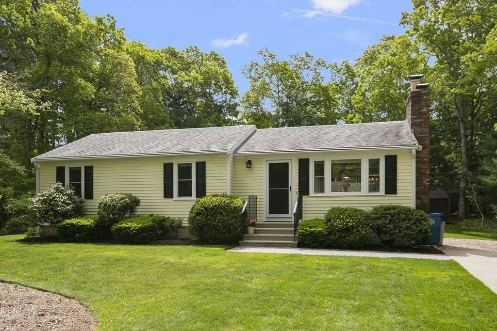 Falmouth, MA 02536,29 Braeburn Ct