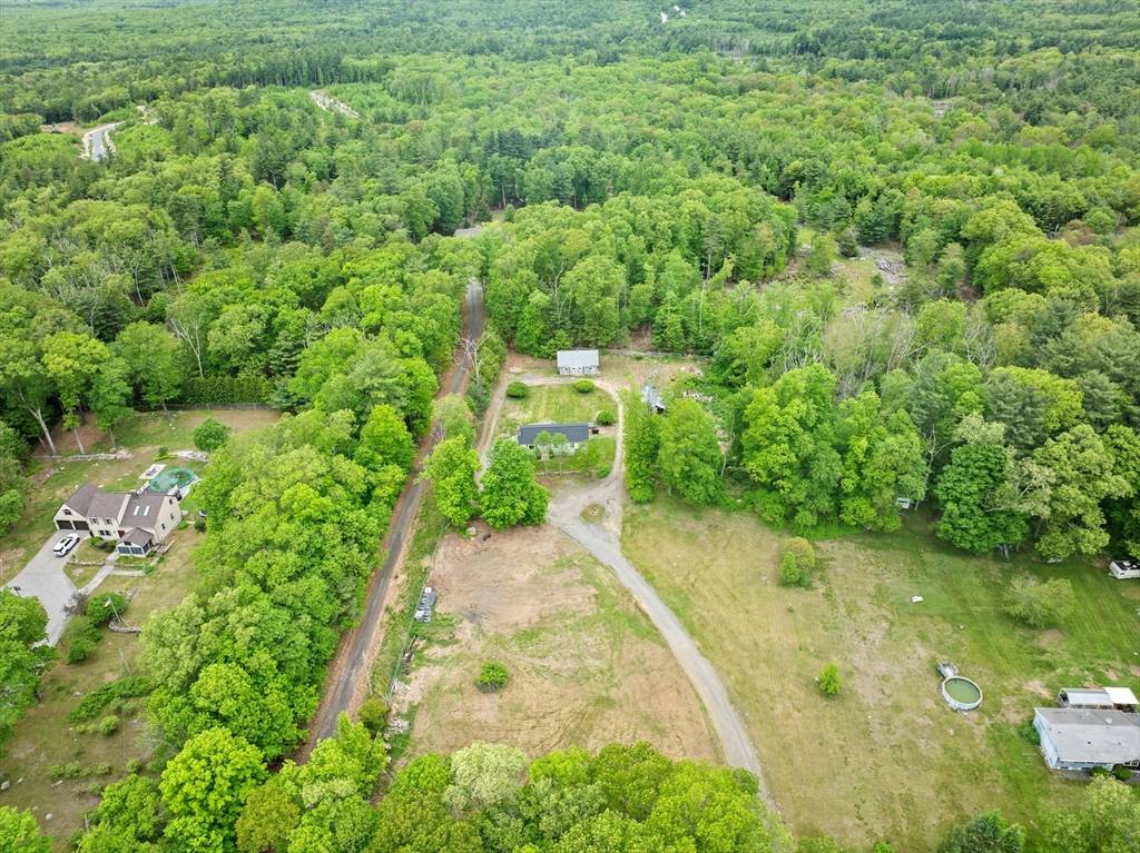 Douglas, MA 01516,31 Chestnut St