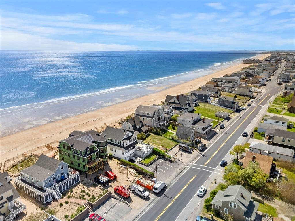 168 North End Blvd Salisbury, MA 01952