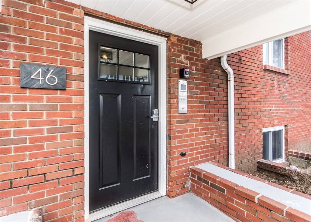 Waltham, MA 02453,46 Bolton Street #3