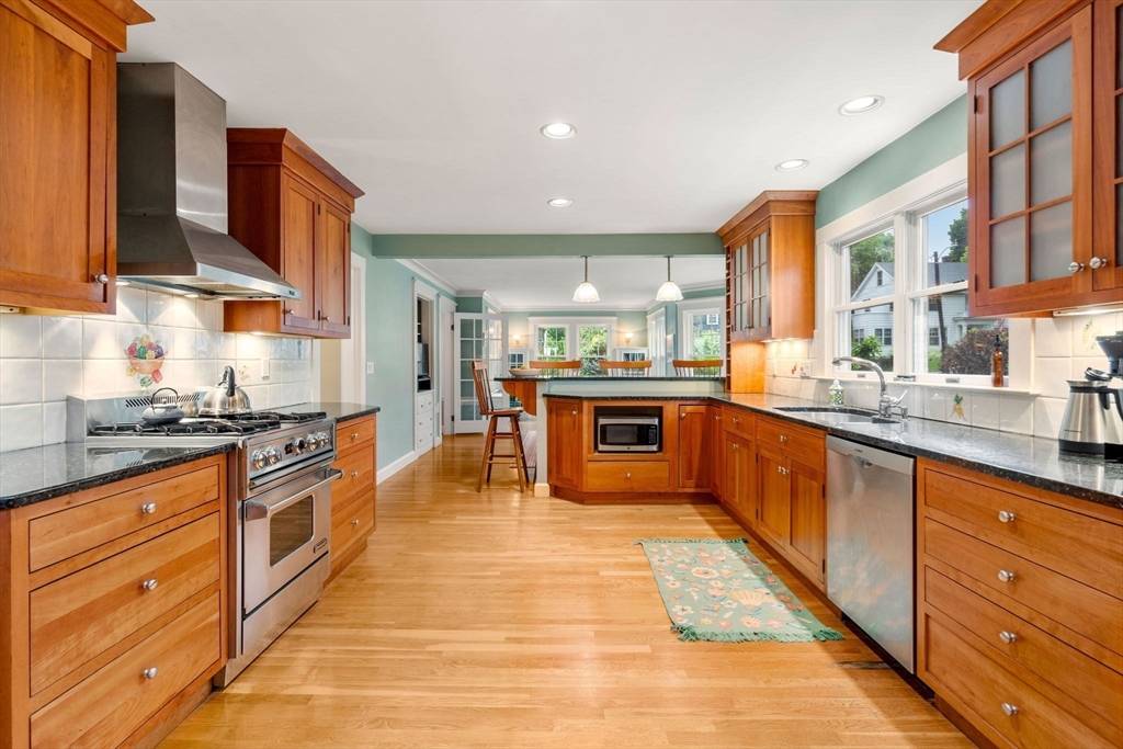9 Palmer Road Marblehead, MA 01945