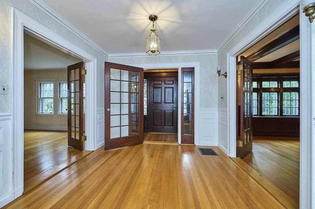 Brookline, MA 02445,92 Dean Road