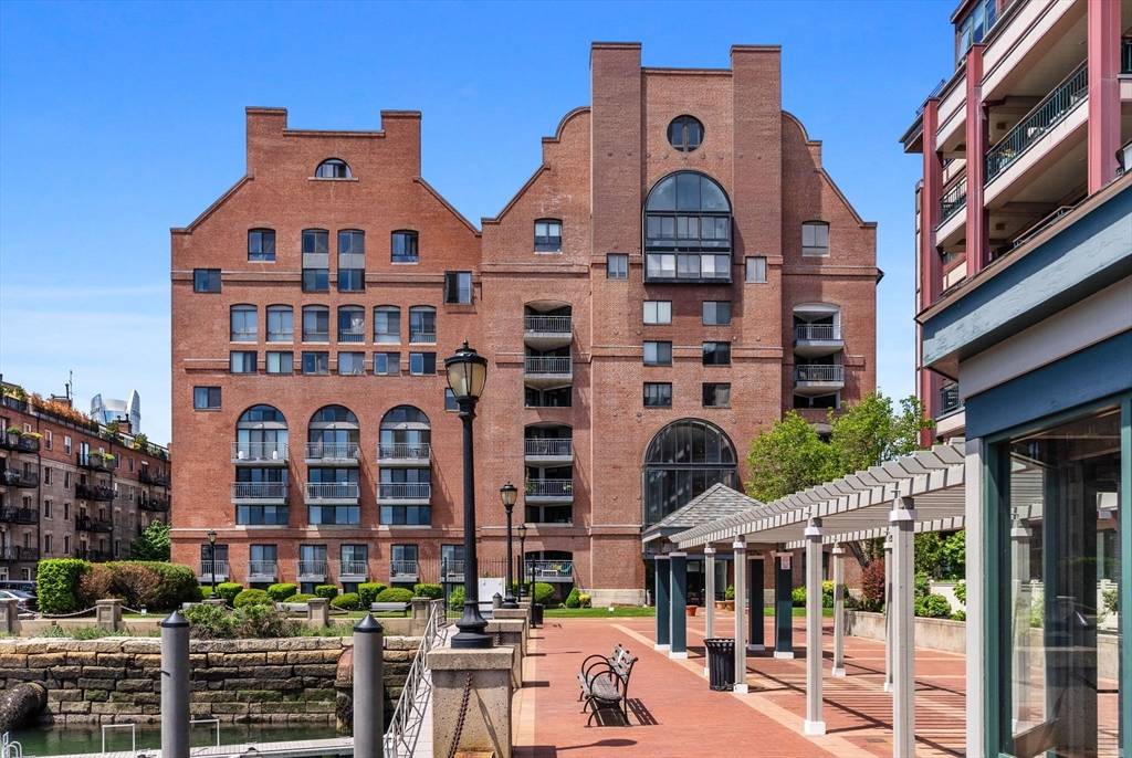 Boston, MA 02109,357 Commercial St #219