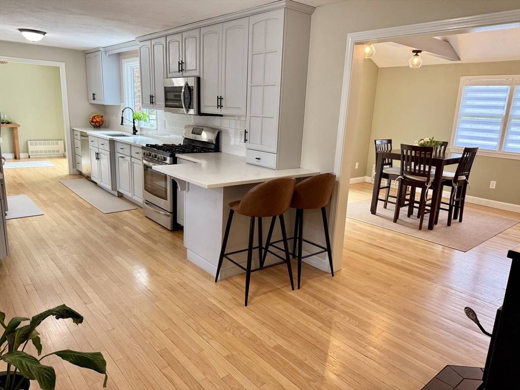 Townsend, MA 01469,17 Ponderosa Dr