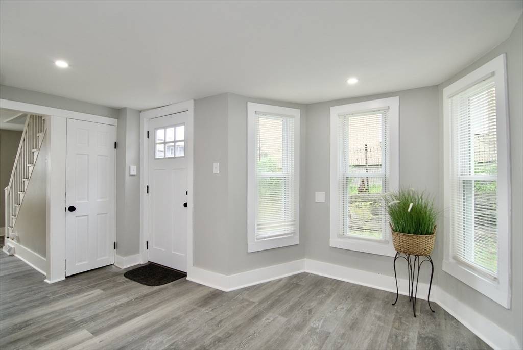 25 Spring St Chicopee, MA 01013