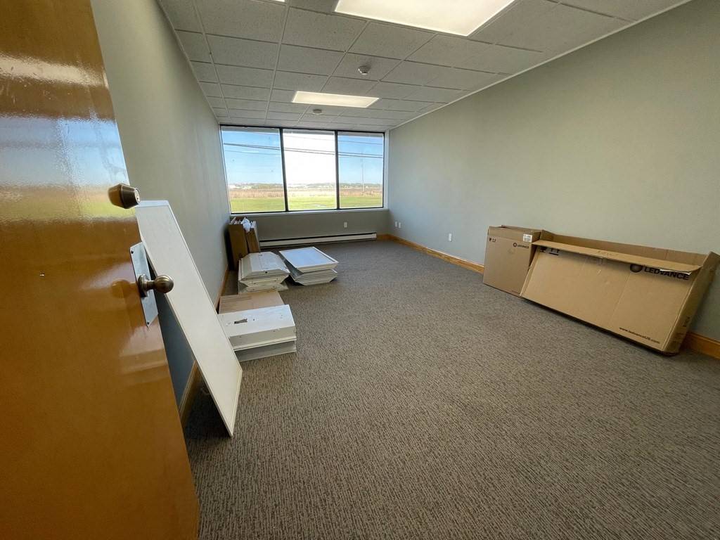 Revere, MA 02151,1040-1048 N Shore Rd #B8