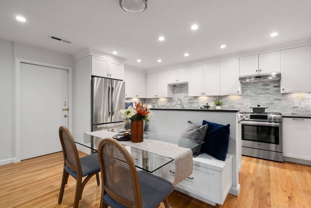 Cambridge, MA 02138,44 Fresh Pond Place #44
