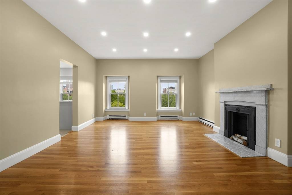 Boston, MA 02118,42 West Newton #4-21