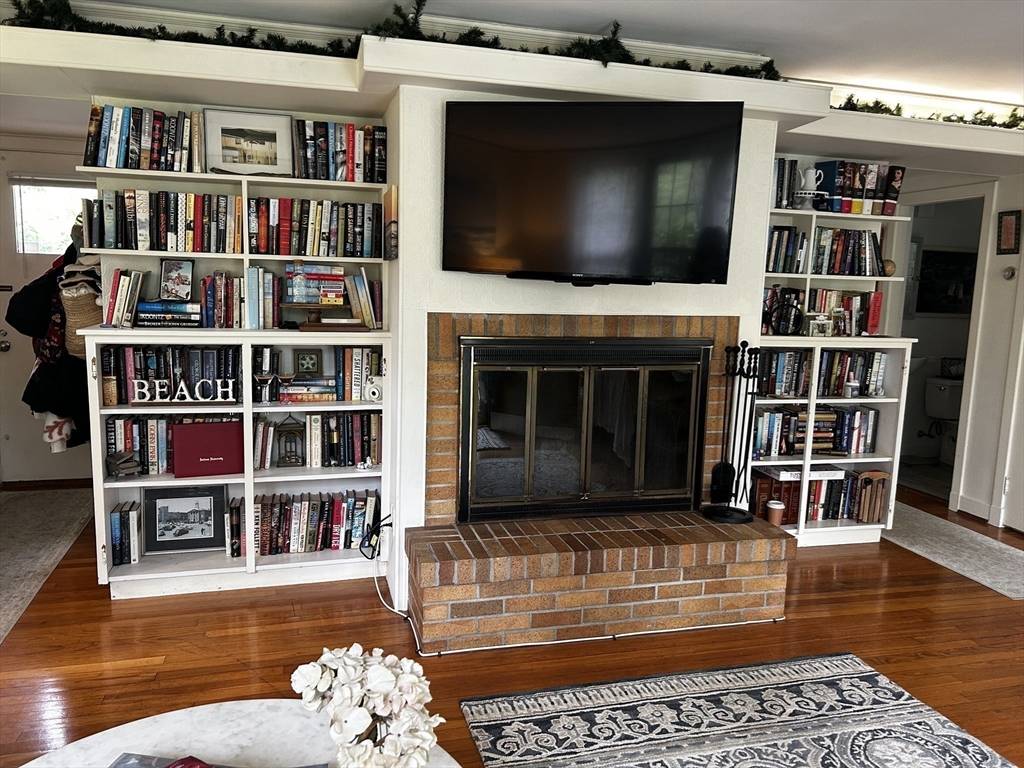 16 Stoneledge Rd Dartmouth, MA 02748