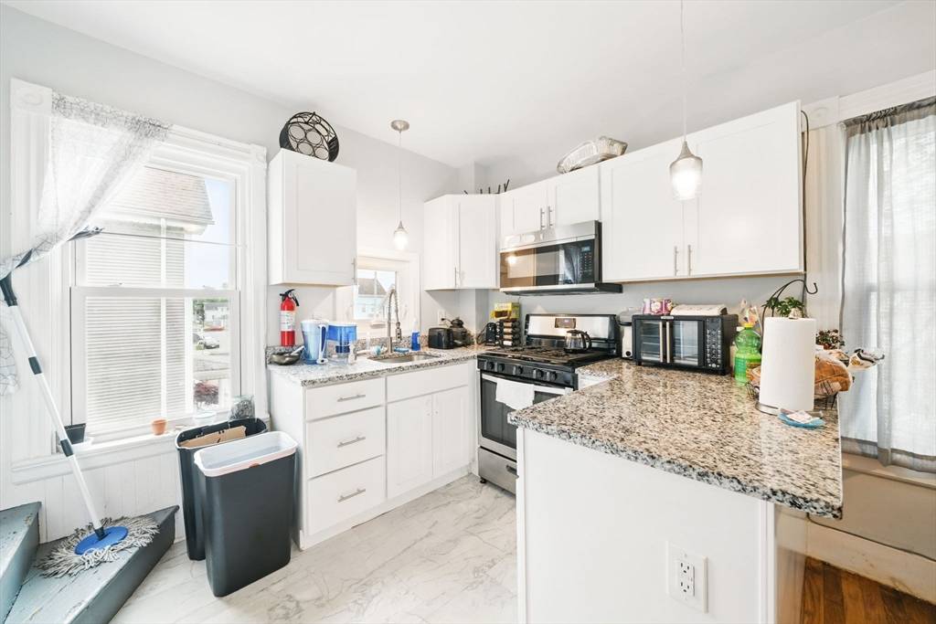 220 North St New Bedford, MA 02740