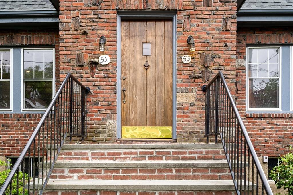 Newton, MA 02460,53-55 Gay Street #55