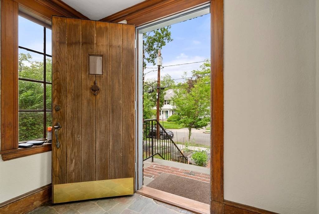 Newton, MA 02460,53-55 Gay Street #55