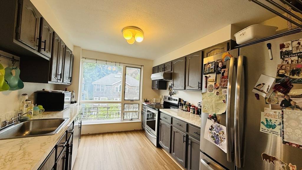 Brookline, MA 02446,66 Winchester St #PHB