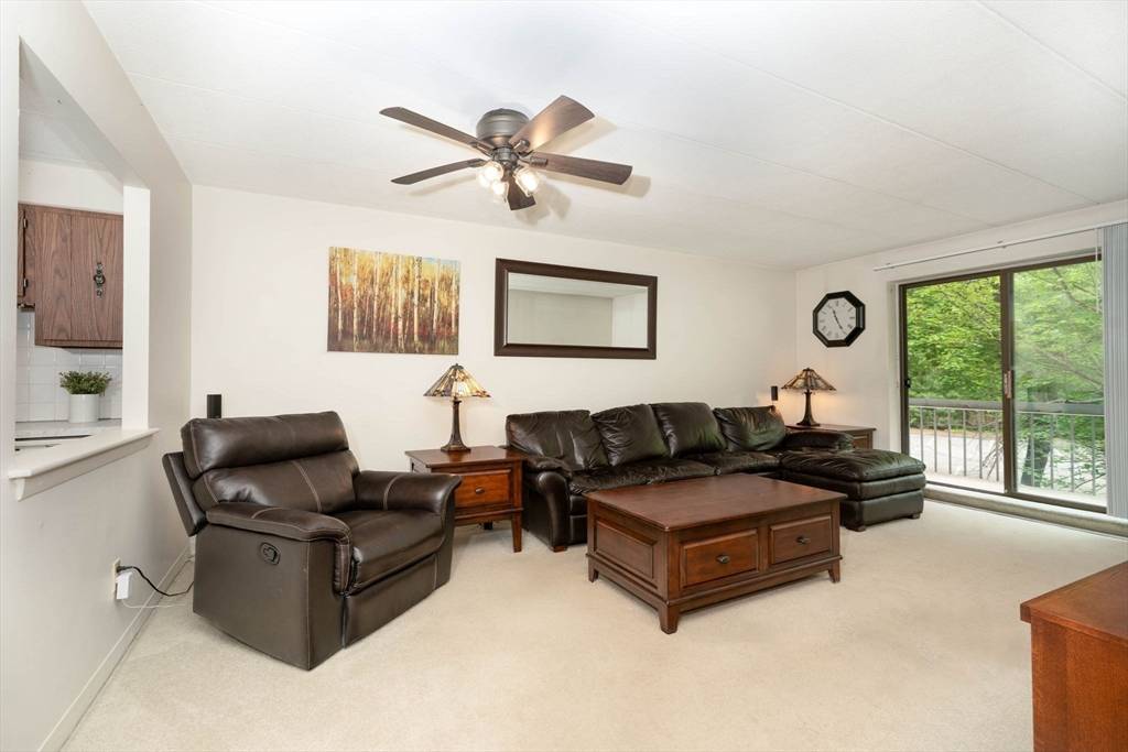 Shrewsbury, MA 01545,85 Commons #208