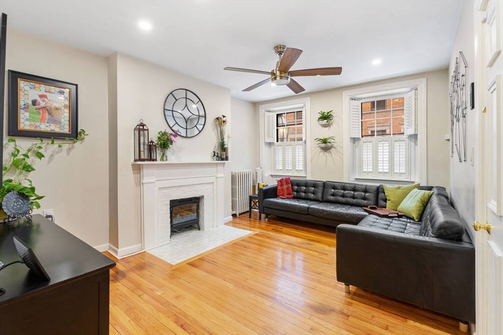 Boston, MA 02114,37 Grove St #2