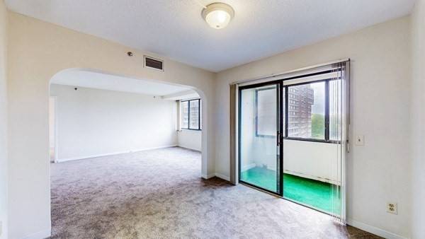 250 Hammond Pond Pkwy #707S Newton, MA 02467