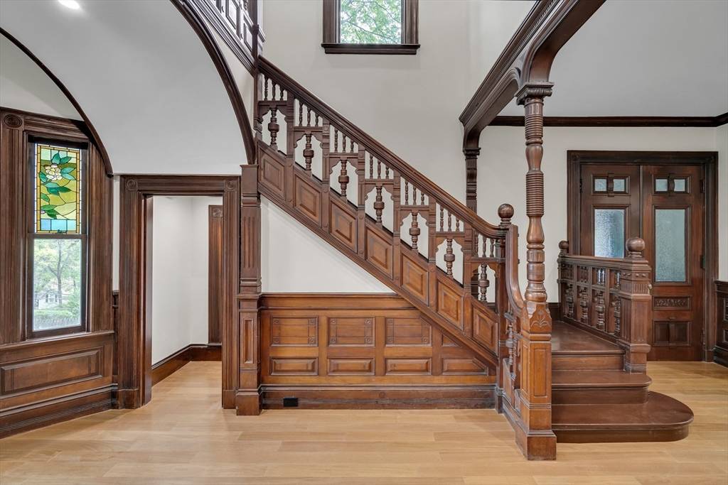 Newton, MA 02458,14 Summit Street
