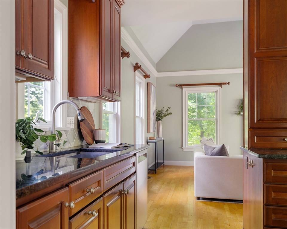 93 Adams St Lexington, MA 02420