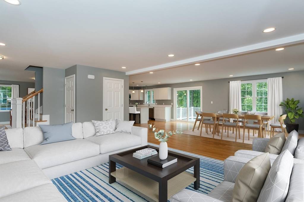 Stoughton, MA 02072,20 Walnut Ct