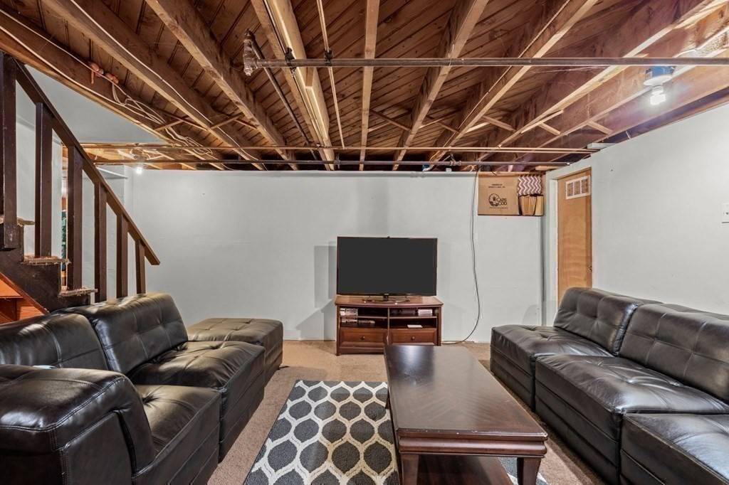 4 Ludington Rd Worcester, MA 01602