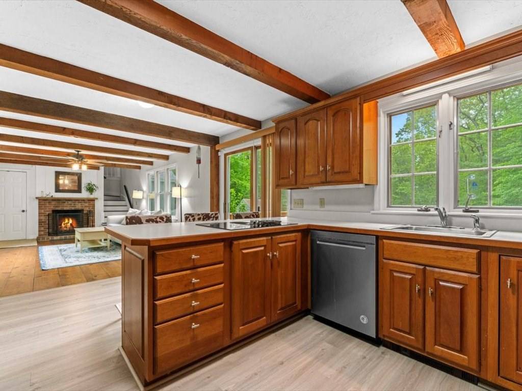 157 Harvard Rd Bolton, MA 01740