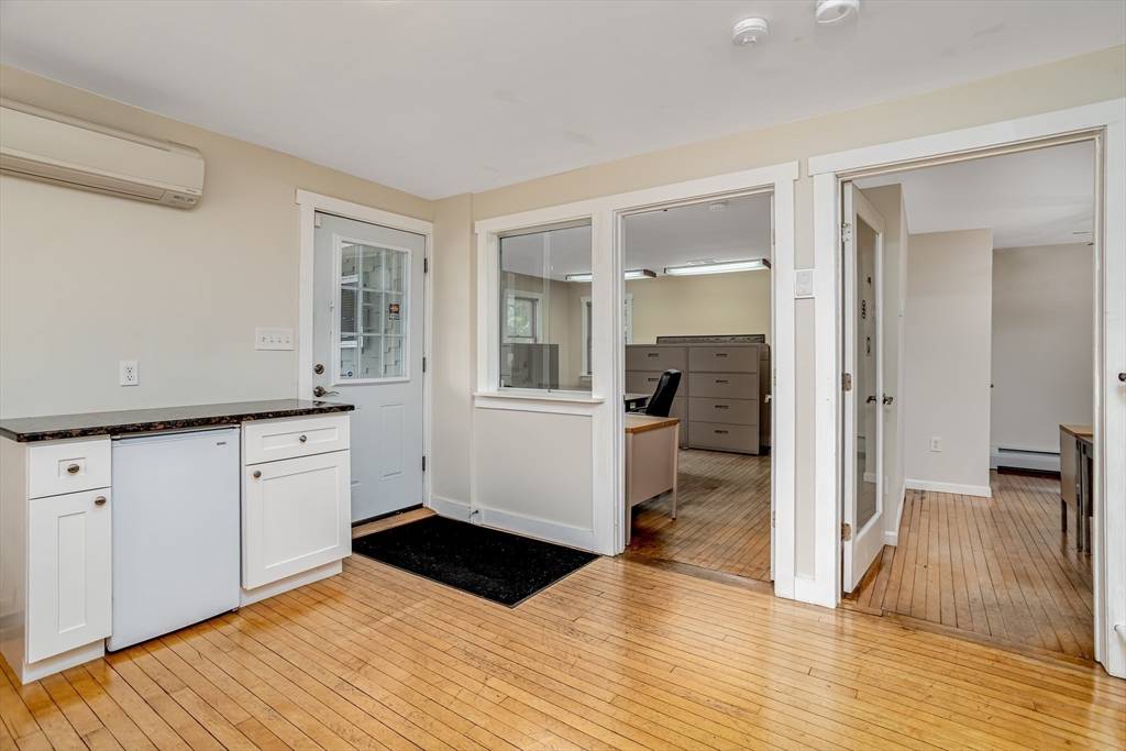 18 Main St Templeton, MA 01468