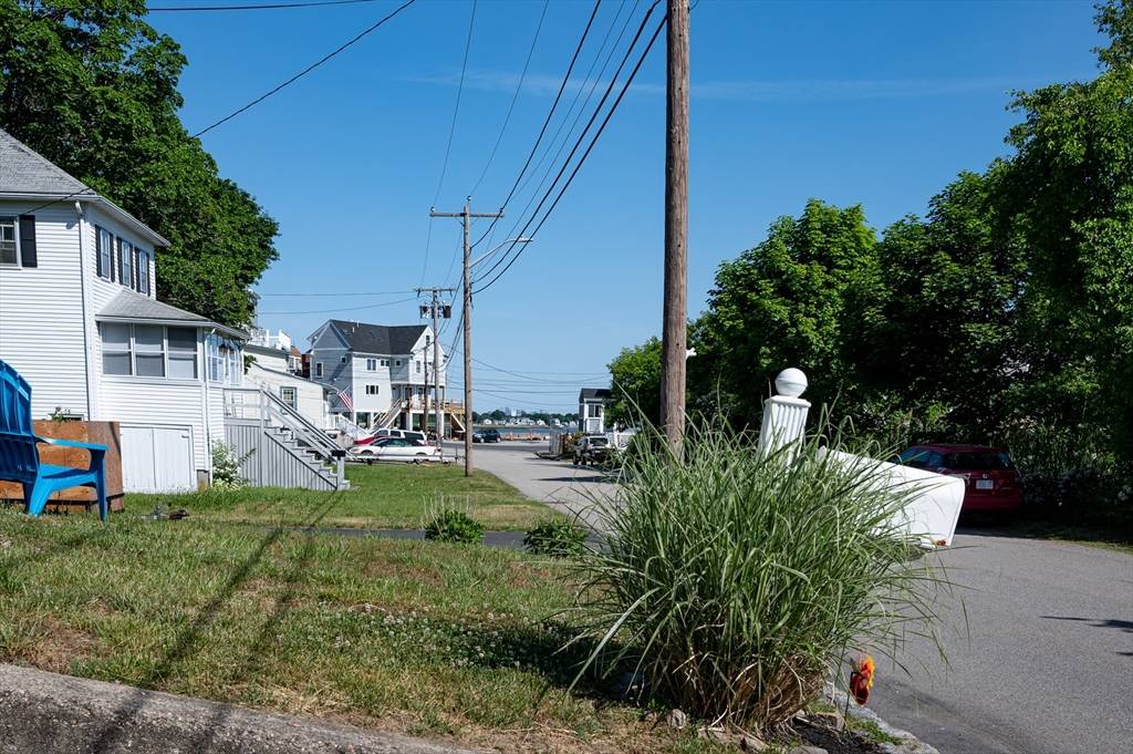 29 Wituwamat Rd Weymouth, MA 02191